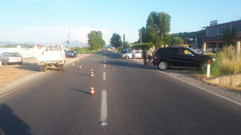 Automjeti përplas biçikletën, një viktimë