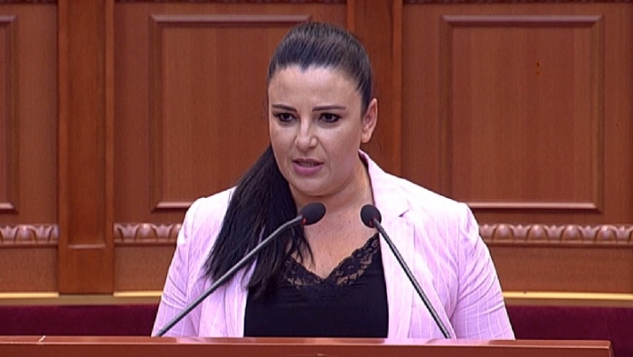 Balluku u përgjigjet akuzave të opozitës për rrugën Milot-Fier: S’na del që ta ndërtojmë nga buxheti i shtetit