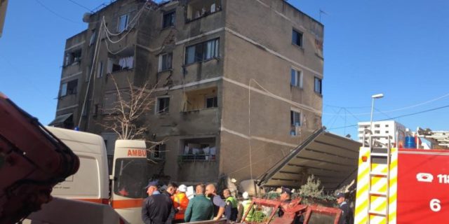 Gjykata e Durrësit liron pronarin e “Baronsit”, akuzohej për vrasje në pallatin e shembur nga tërmeti