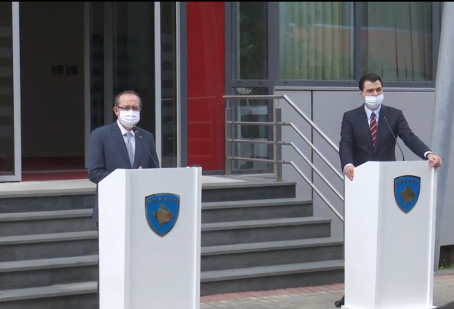 Hoti: Dialog teknik me Serbinë nuk ka, vetëm bisedime politike për njohje reciproke