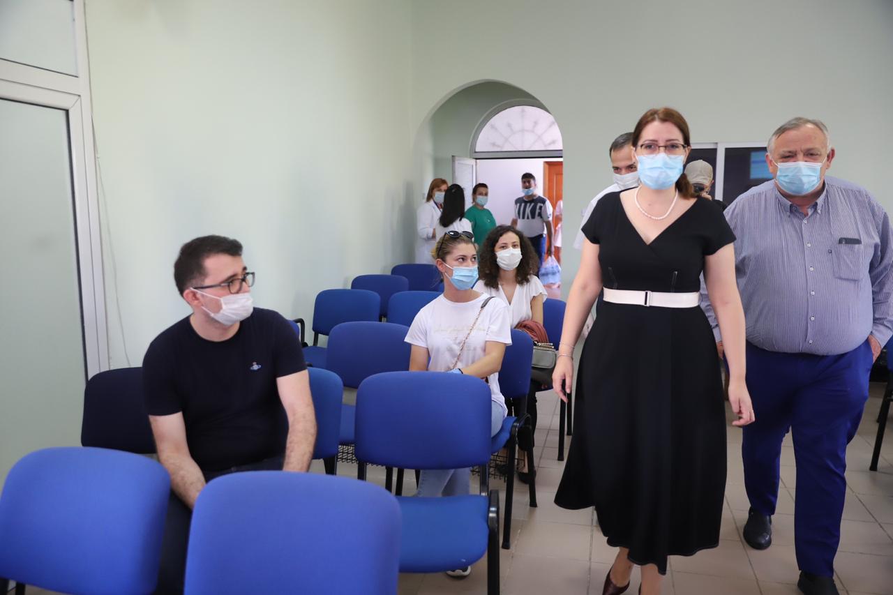 Vdiq nga Covid-19, zhvillohen homazhe për prof. Arjan Pushin: 213 mjekë përzgjedhin specializimet në mjekësi