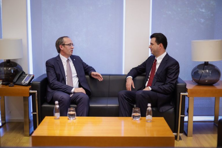 Basha takohet me Avdullah Hotin: Më ftoi për një vizitë në Kosovë së shpejti