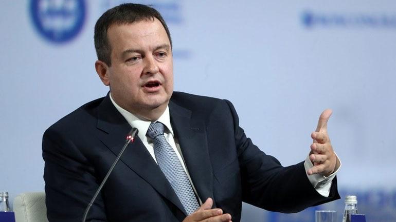 Greqia mbylli kufirin me Serbinë, reagon Daçiç: Vendim i pakëndshëm dhe i keq!