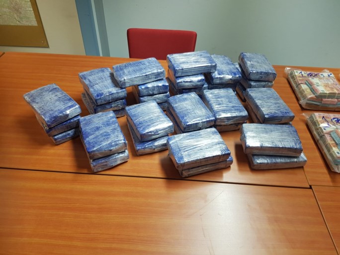 Kokainë, flori dhe miliona euro në anije. Pranga shqiptarit dhe 3 belgëve