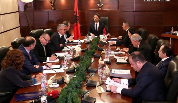 Kritikat për SPAK, KLP i përgjigjet Theo Jacobs: Kemi mjetet për të trajtuar çdo pretendim për prokurorët