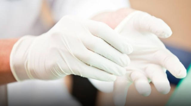 Studimi: Dorezat mbrojtëse mund të bëjnë më shumë dëm sesa mirë