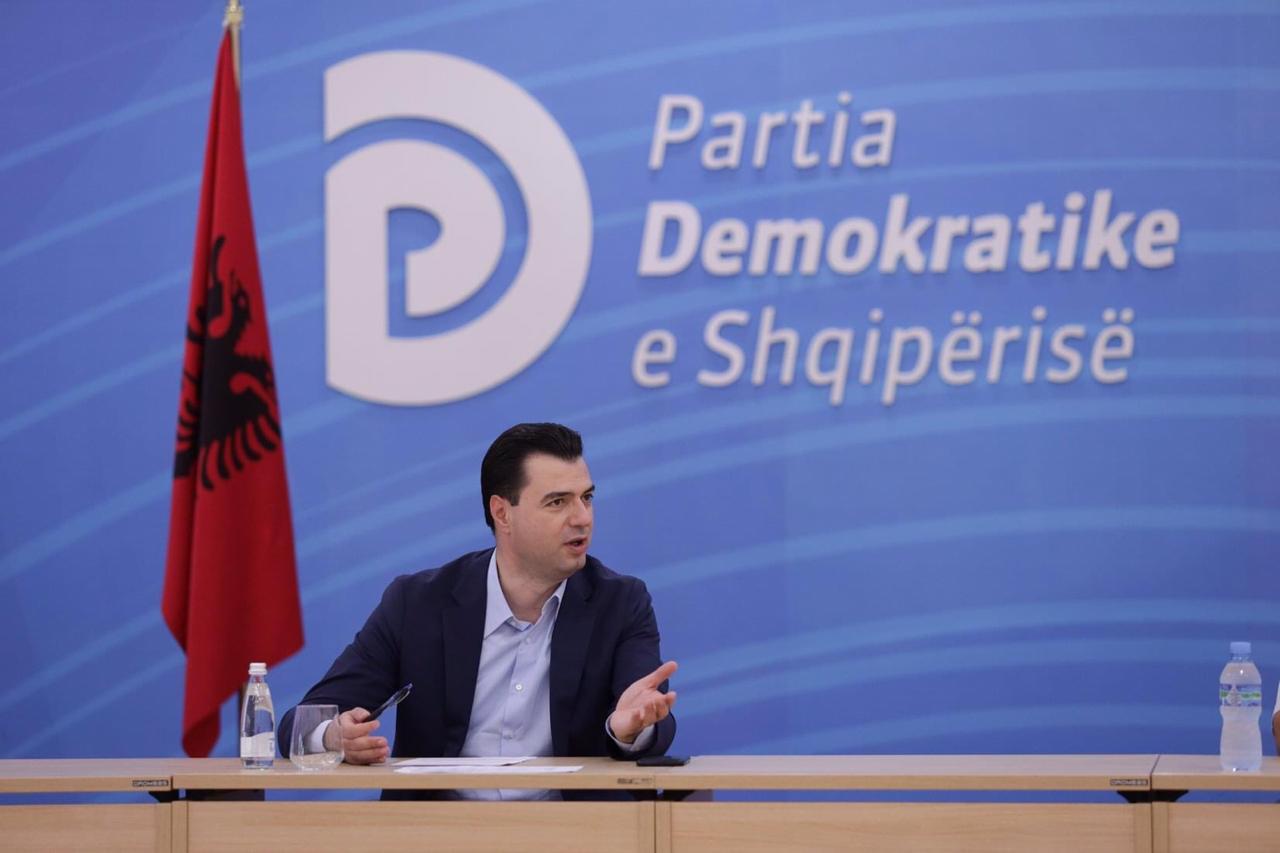 Basha takim me mjekë e specialistë: Situata është jashtë kontrollit por qeveria hesht