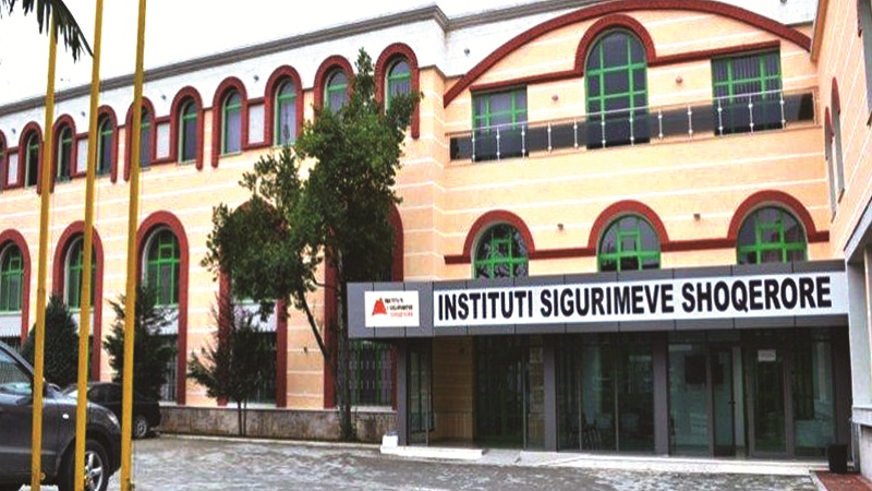 Arrestohen disa punonjës të Sigurimeve Shoqërore, lëshonin vërtetime abuzive