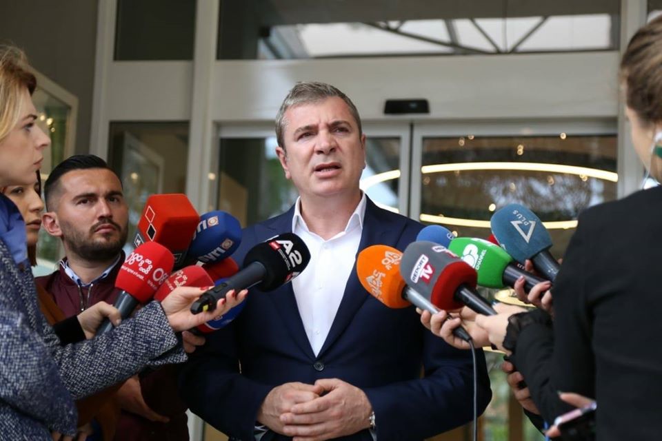 Gjiknuri njofton mbledhjen e Këshillit Politik dhe fton krerët e opozitës jashtëparlamentare