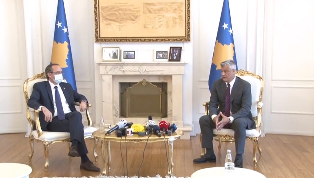 Thaçi pret kryeministrin Hoti: Dialogu me Serbinë jo në nivel teknik