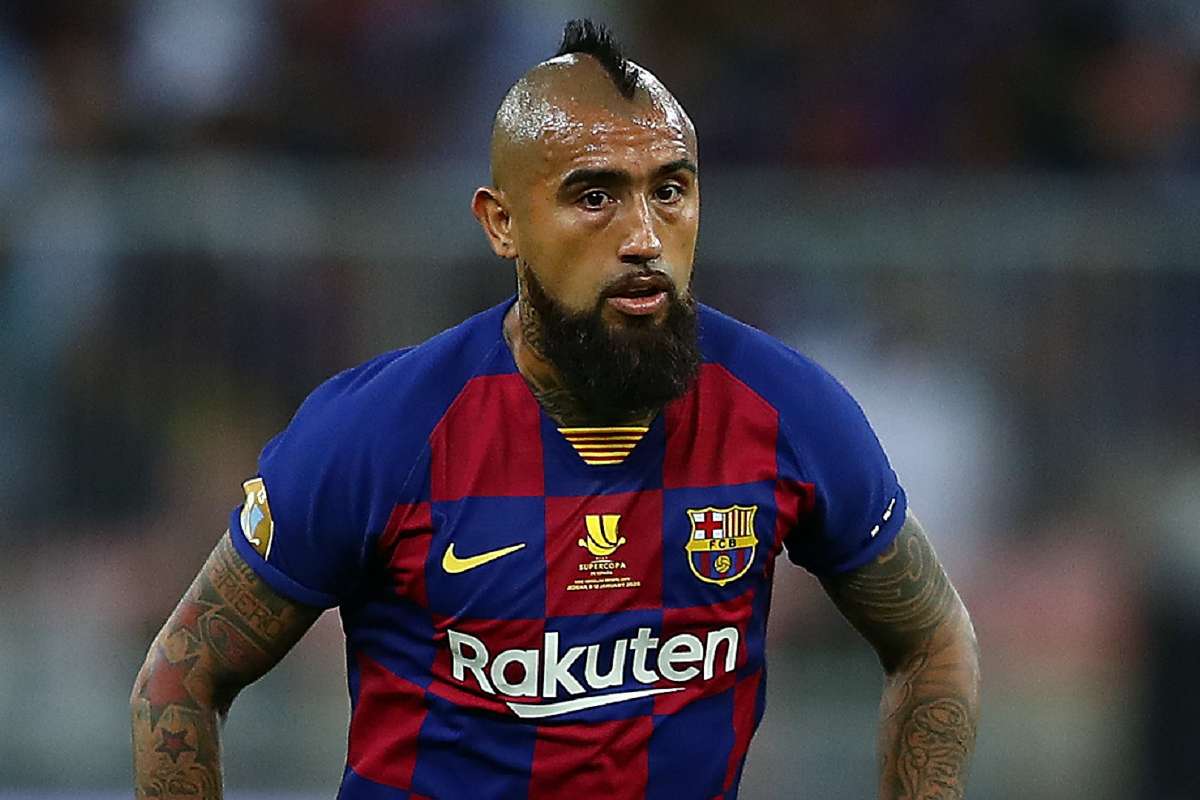 I dehur dhe bisedon me fansat në “Instagram”, Vidal bëhet problem te Barcelona
