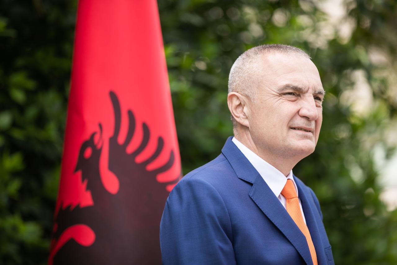 PS heq dorë nga shkarkimi i Presidentit Meta