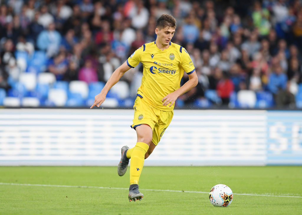 Interi nuk bën hapa pas për Kumbullën, Auzilio takon menaxherin e mbrojtësit