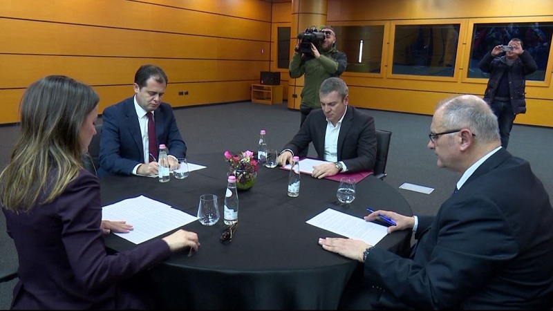 Këshilli Politik mblidhet sot për ndryshimet kushtetuese. Në tryezë edhe Rama!