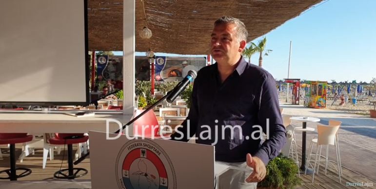 Certifikohen 1000 vrojtuesit e plazhit, Klosi: Më shumë se 50 % plazhe publike (VIDEO)