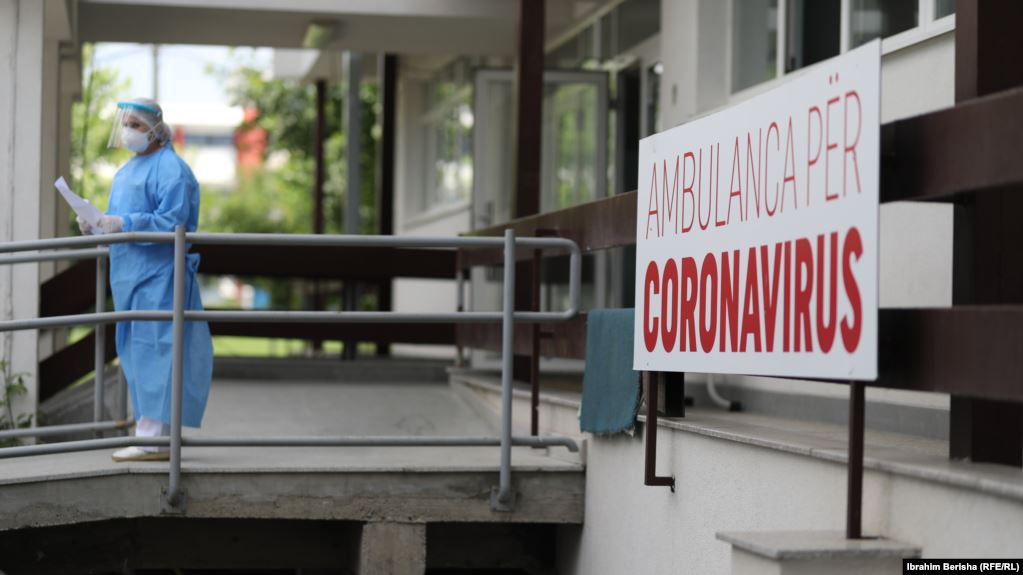 Ministri i Shëndetësisë në Kosovë paralajmëron kufizim të lëvizjeve