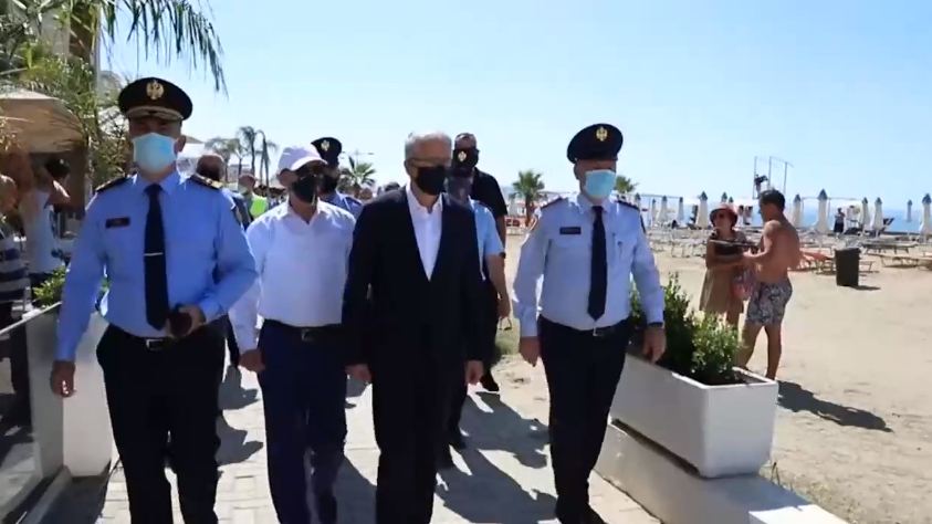 Ministri Lleshaj në Durrës: S’do lejojmë që muzika, zhurmat dhe motorët e ujit të shndërrohen në virus të dytë (VIDEO)