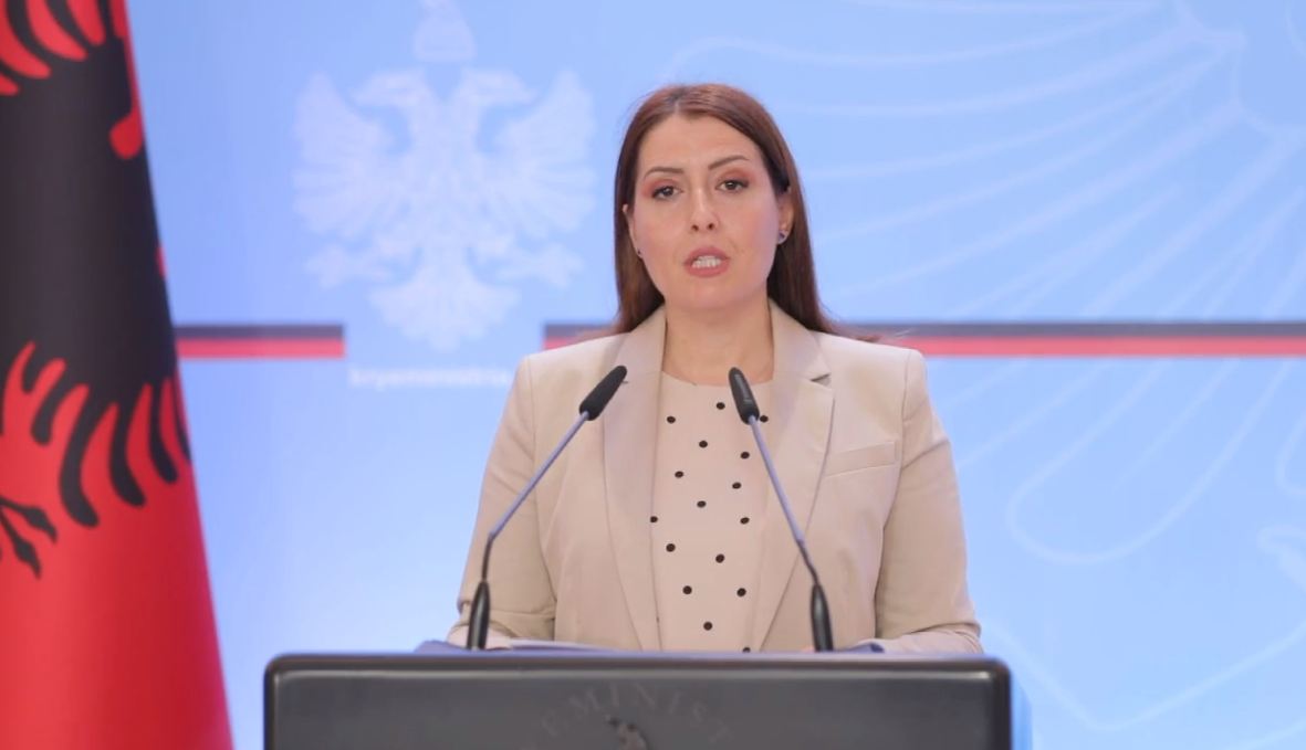 Vendimi/ Manastirliu: Maskat e barrierat mbrojtëse të detyrueshme në çdo ambient të mbyllur!