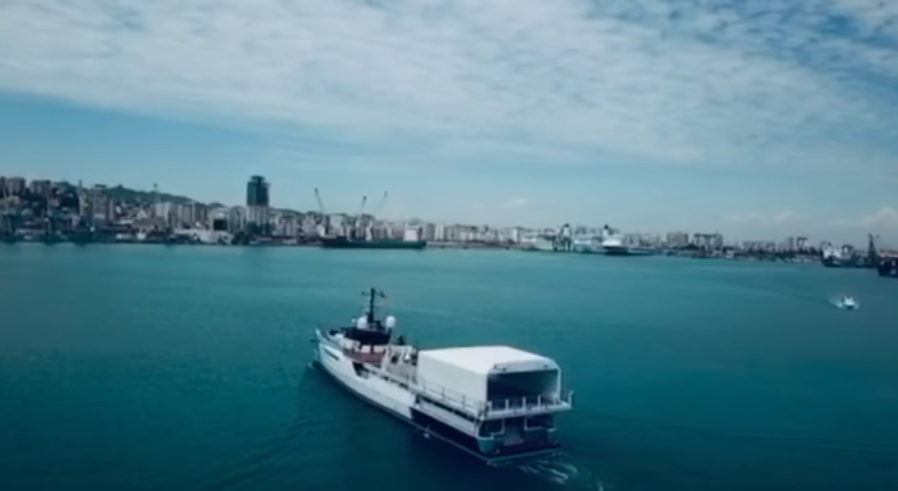 Jahti eksplorues 53 metra që vizitoi këtë fundjavë portin e Durrësit (VIDEO)