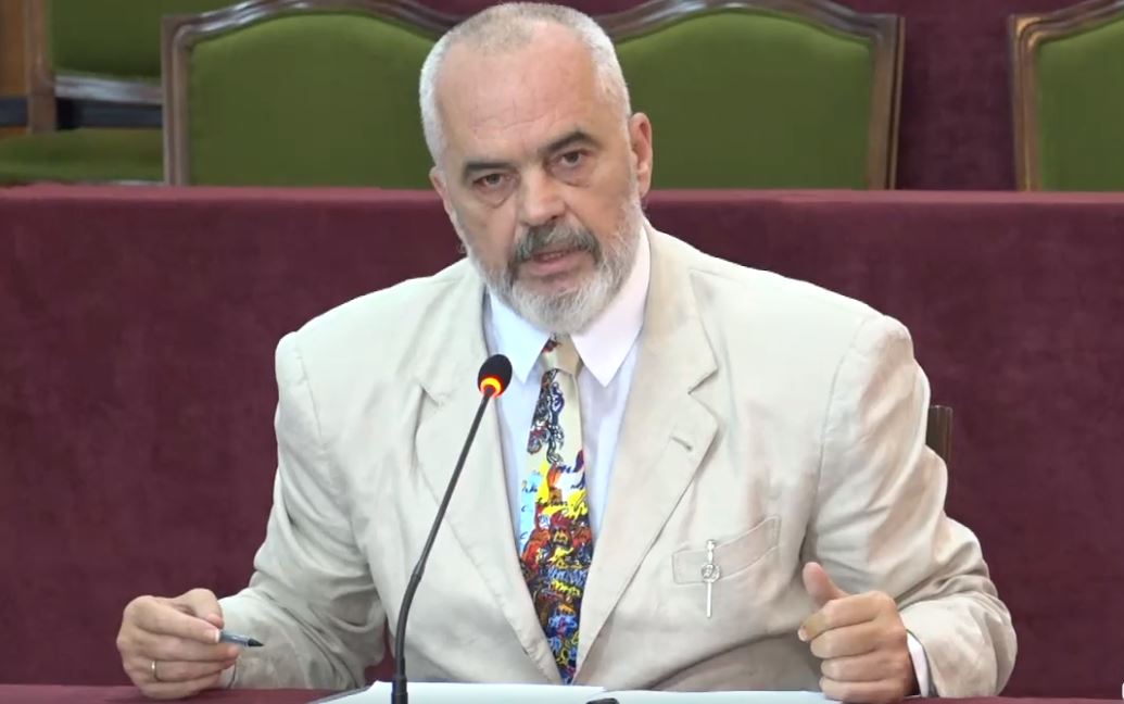 “Tërhiquni nga ndryshimet kushtetuese”, Rama për zv.kryetarin e CDU: Mik i Bashës