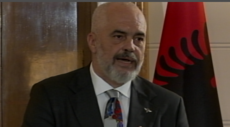 Rama: Mos prisni që Vuçiç të njohë Kosovën! Vendi s’ndahet ‘mçeftas’, ku do e fuste Thaçi, në bagazh?!