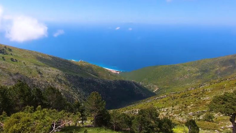 Rama publikon pamje të Llogarasë dhe ngacmon kritikët: Para fundjavës me muzikën e natyrës