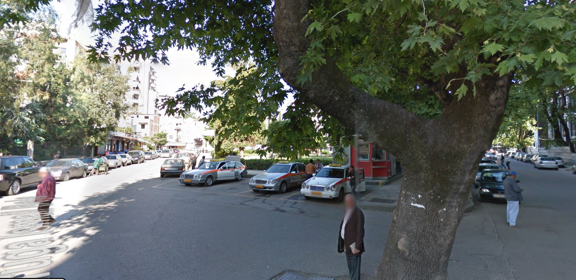 Tregtonin celularë dhe aksesorë te sheshi “Pranvera”, procedohen penalisht 4 persona