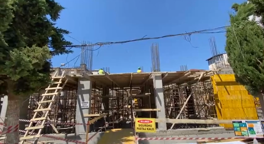 Rama në shkollën “Shaqe Mazreku” në Durrës: Më 26 nëntor do të jetë gati!