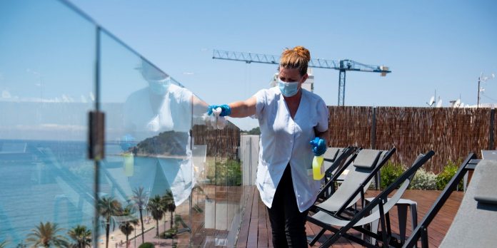 Rikthehen kufizimet në disa rajone në Spanjë për shkak të rritjes së rasteve me COVID-19