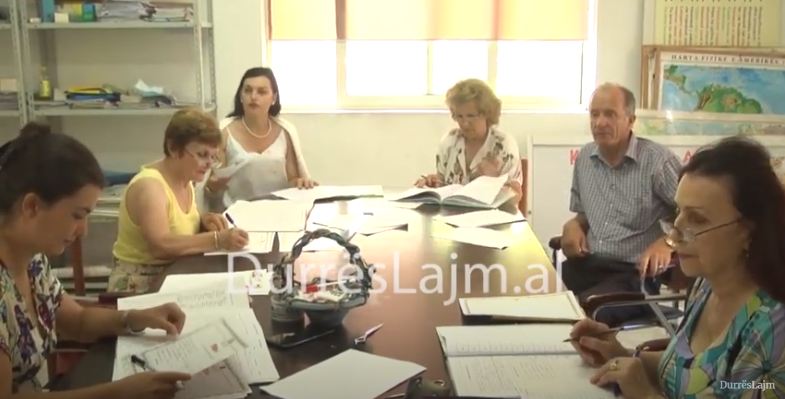 Shkolla “Pavarësia” në Durrës, gati për të pritur nxënësit në vitin e ri shkollor 2020-2021 nën kushtet anti-Covid (VIDEO)