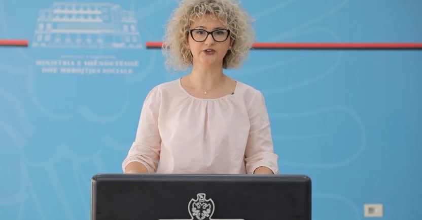 55 raste të reja, 77 të shëruar dhe 3 humbje në 24 orët e fundit (VIDEO)