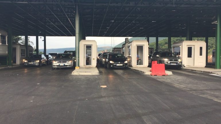 Qeveria e Kosovës: Qytetarëve që vijnë nga Shqipëria u duhet testi negativ i RT- PCR-së