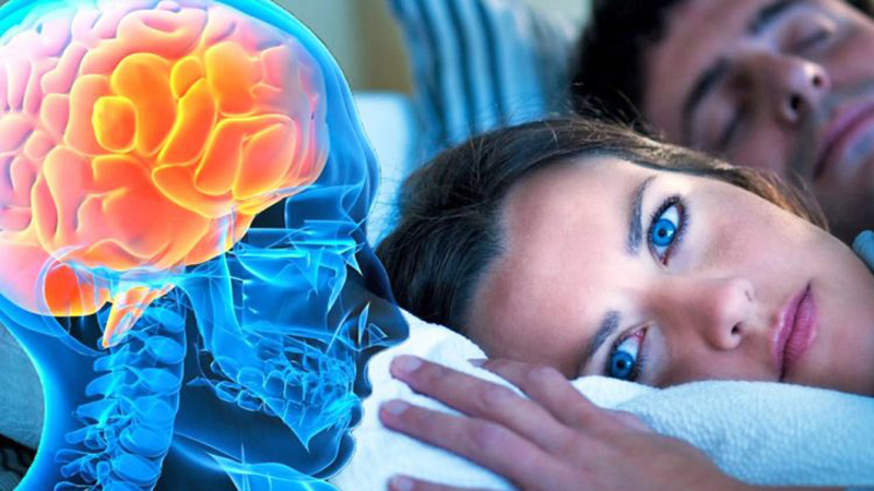 Pesë arsyet pse gratë kanë nevojë për më shumë gjumë se burrat