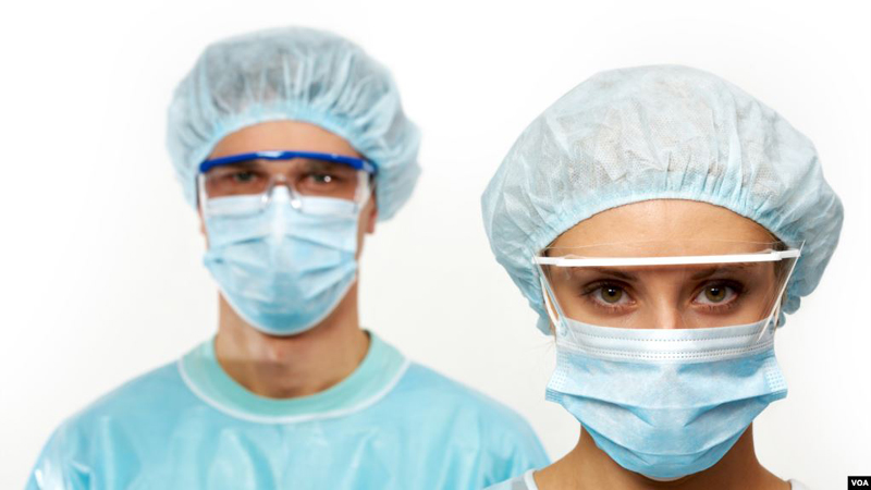 26 shtete në SHBA detyrojnë vendosjen e maskave