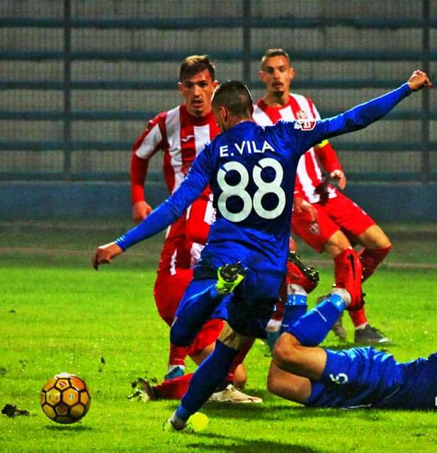 Zbriti në fushë disa orë pas funeralit të babait, Teuta fiton edhe për Emiliano Vilën