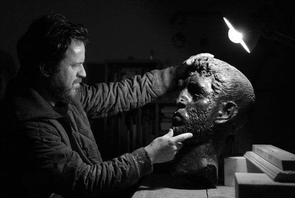 Artisti dhe pedagogu i njohur i Arteve humb jetën nga Covid-19