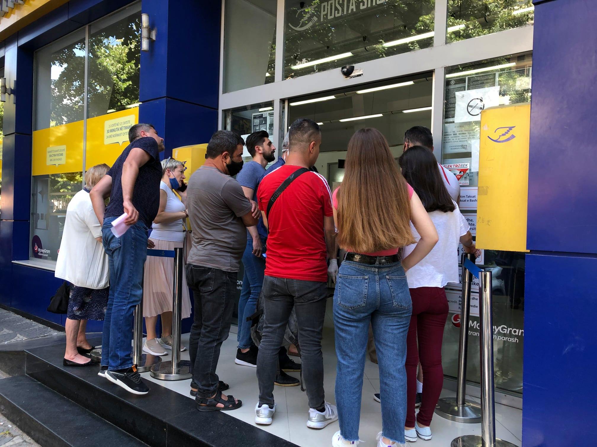 Cili Covid-19 po i vret vërtet shqiptarët?