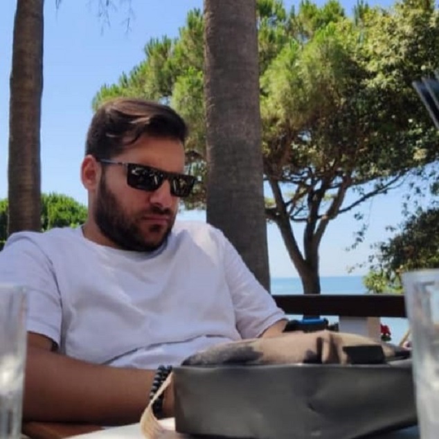 “Parajsës iu shtua një ëngjëll i parakohshëm!” Dhimbje dhe trishtim në mesazhet për ndarjen nga jeta të Xhino Koçës