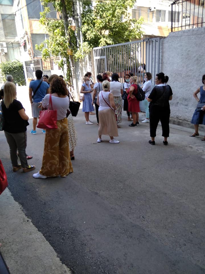 PD: MASR nuk nxjerr online pikët e provimit për mësuesit, i detyrojnë të grumbullohen në kulmin e pandemisë