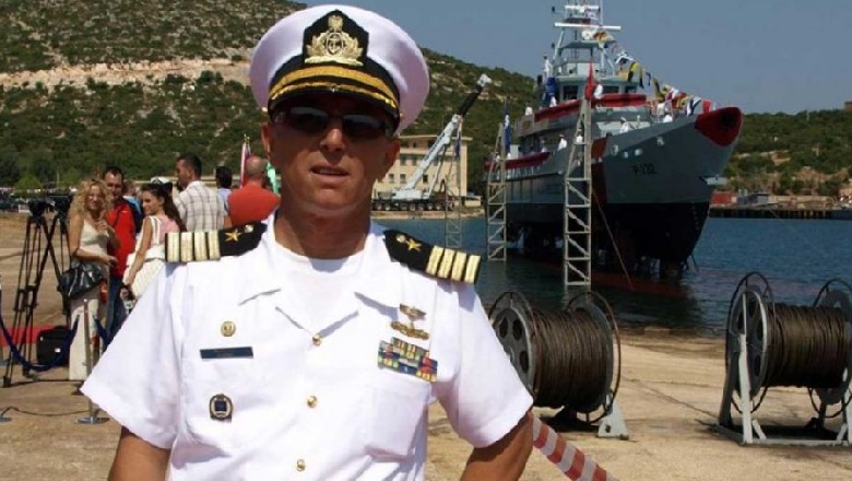 Ceremoni martese në anijen ushtarake, shkarkohet zv/komandanti i Forcave Detare, Artur Meçollari