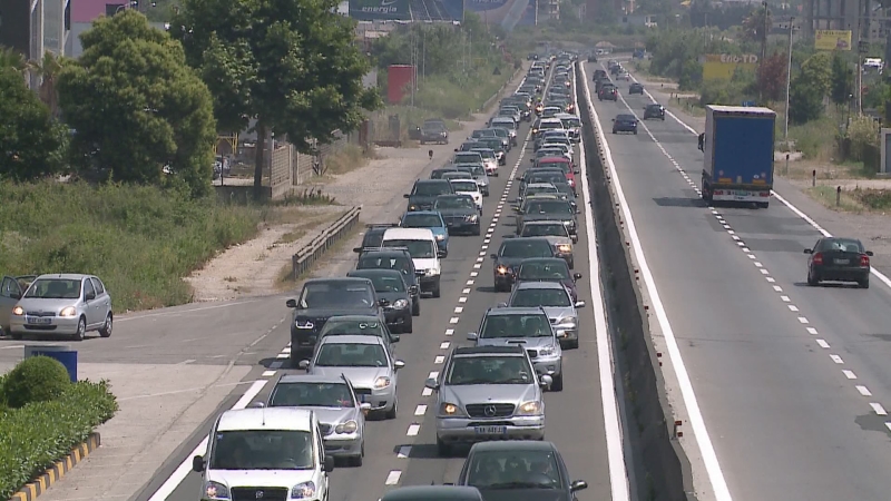 Nis kthimi i plazhistëve, policia: Kemi ndëshkuar 57 shoferë për parakalime të gabuara