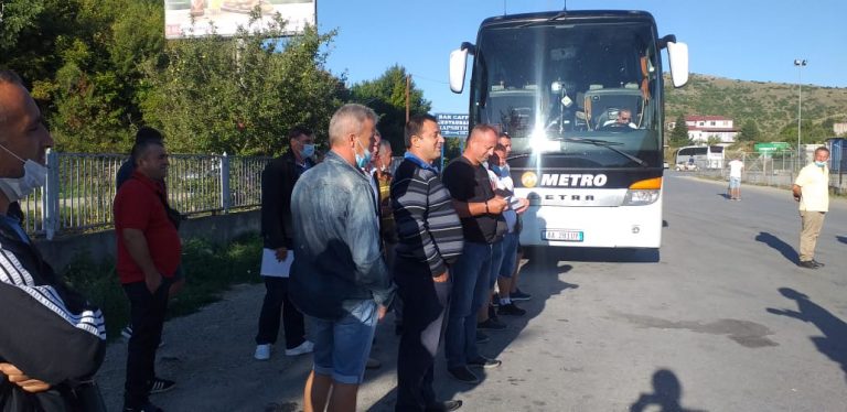 Emigrantët në radhë në kufi, Drejtoria e Migracionit: U plotësua kuota, pala greke ka pezulluar punën për sot