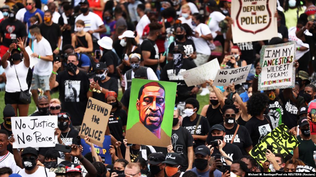 Mijëra persona mblidhen në marshin historik të Uashingtonit