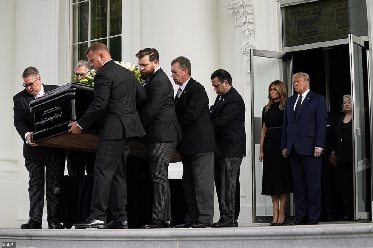 Funerali i parë që mbahet në Shtëpinë e Bardhë pas vrasjes së Presidentit Kennedy