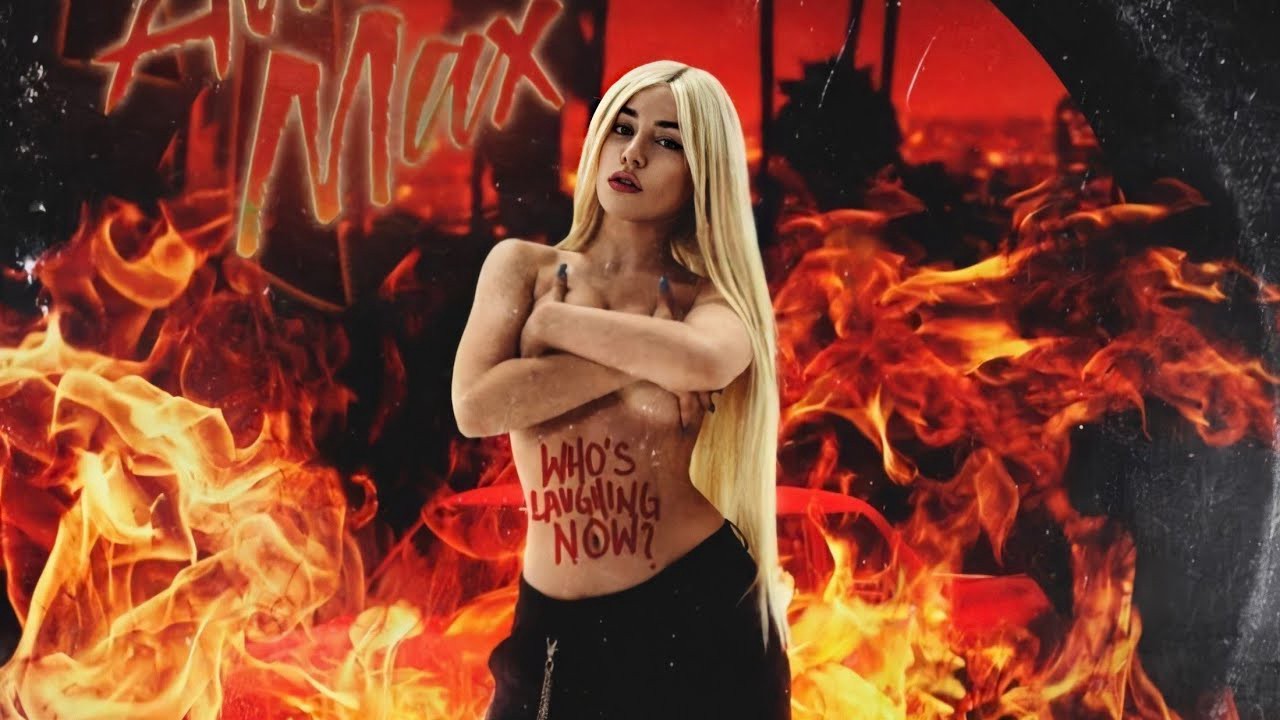 Who s the hottest. Ava Max певица. Эйва Макс горячие. Эйва Макс грудь. Ава Макс 2022.