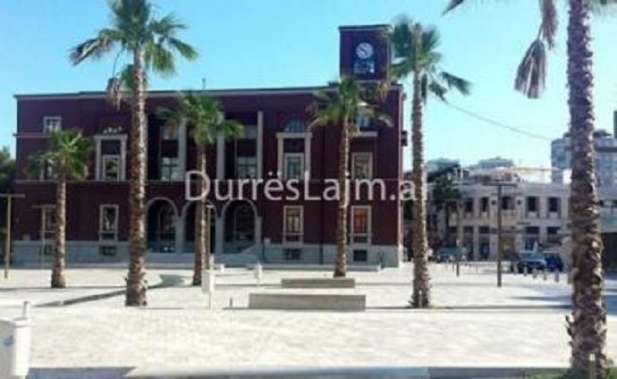 EMRAT/ Këta janë qytetarët e Durrësit që do t’u rindërtohet shtëpia e dëmtuar nga tërmeti