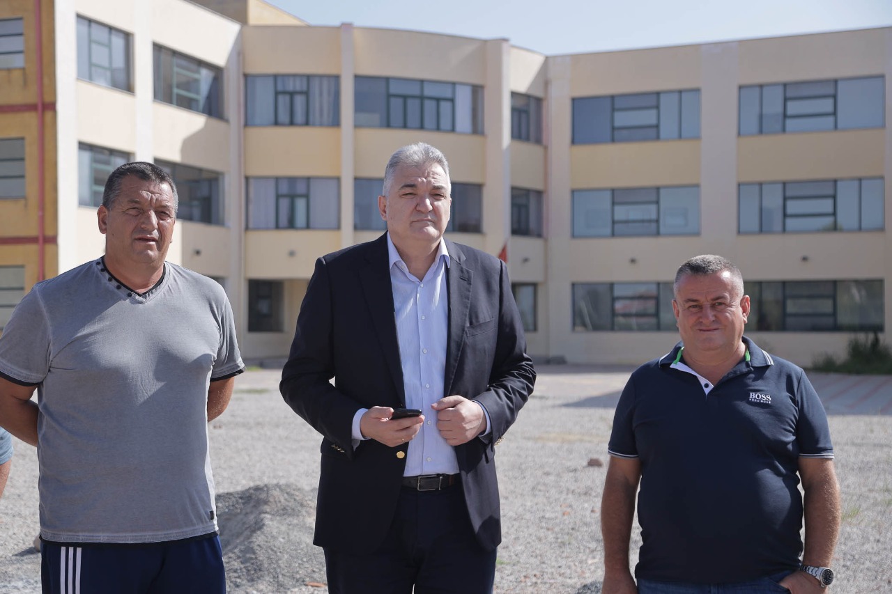 Gjata: Bashkia e Krujës fshehu gjurmët e rrënimit të shkollës në Thumanë, e inauguruar 2 ditë para tërmetit