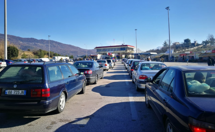 Ministria e Jashtme reagon për kaosin në Kakavijë: Pala greke ka njoftuar lehtësimin e masave deri në heqjen e tamponit