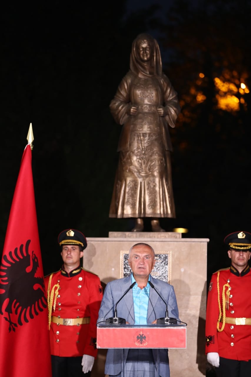 Meta vlerëson në Derviçan tre personalitete të minoritetit etnik grek