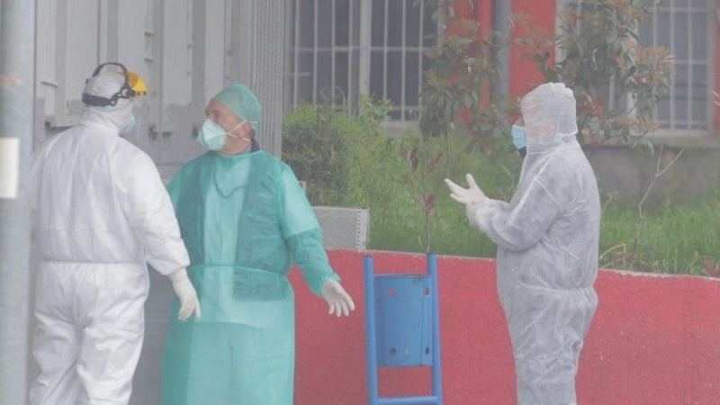 Eksperti i Shëndetit Publik rendit 10 masat që ulin rrezikun nga Covid-19: Nga maskat falas, bonus qiraje, te mjetet e transportit të dedikuara